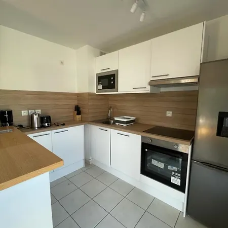 Charming T3 With Balcony And Garden *
